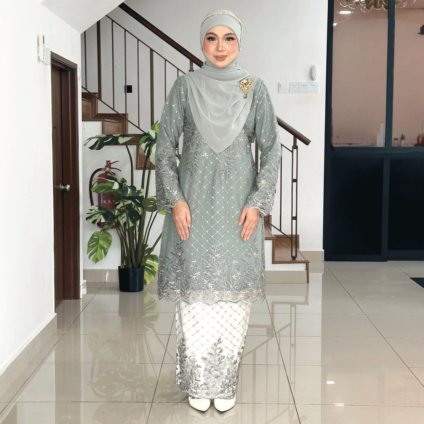 Deluna Kurung