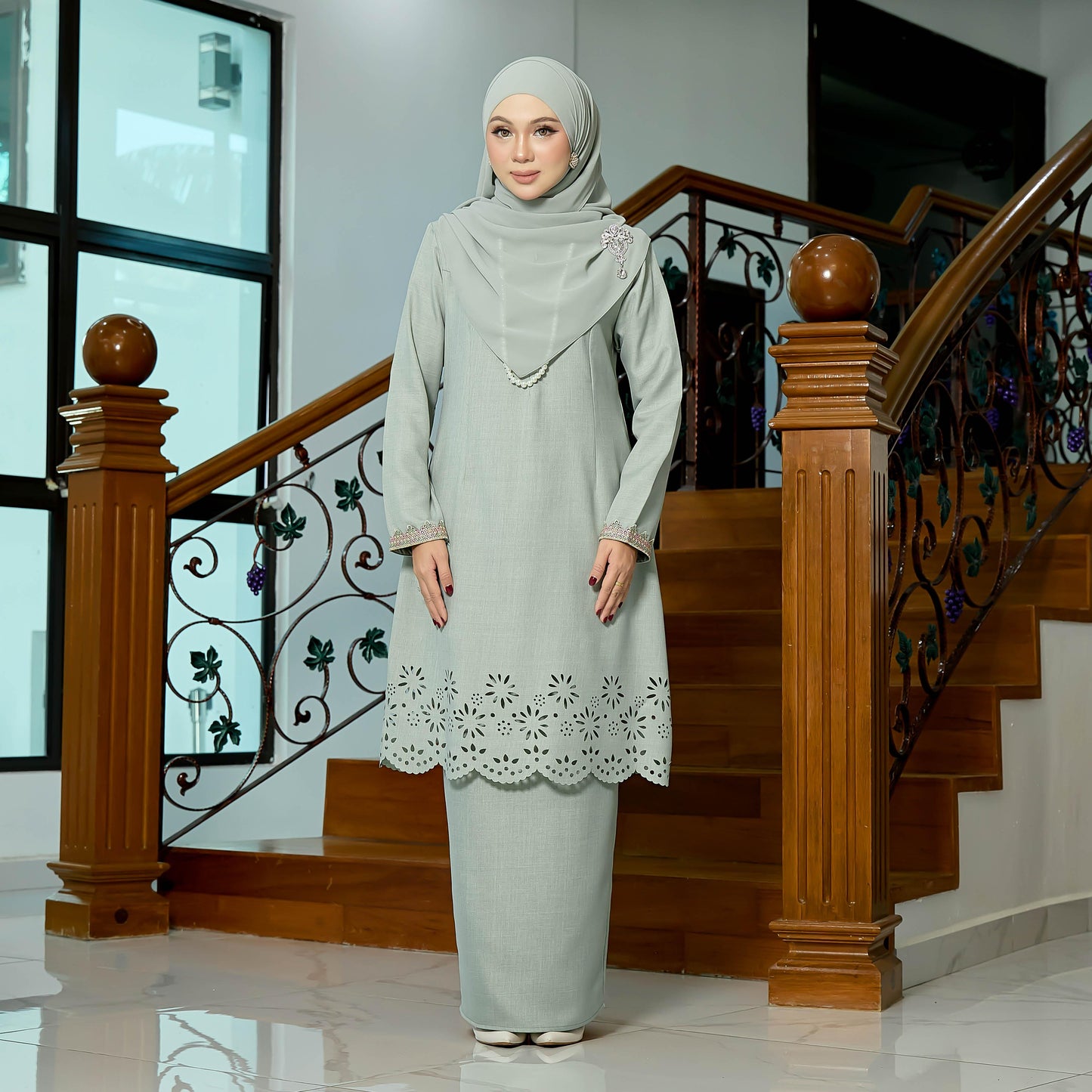 Qasrena Kurung