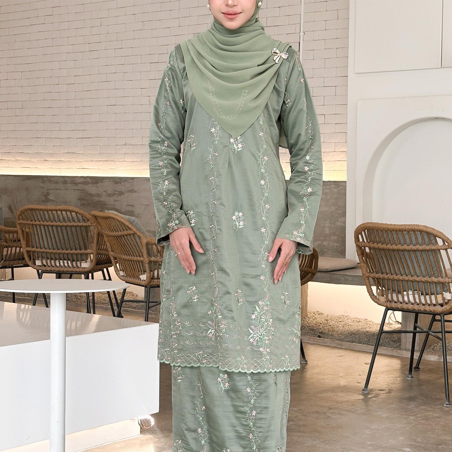 Sandra Kurung