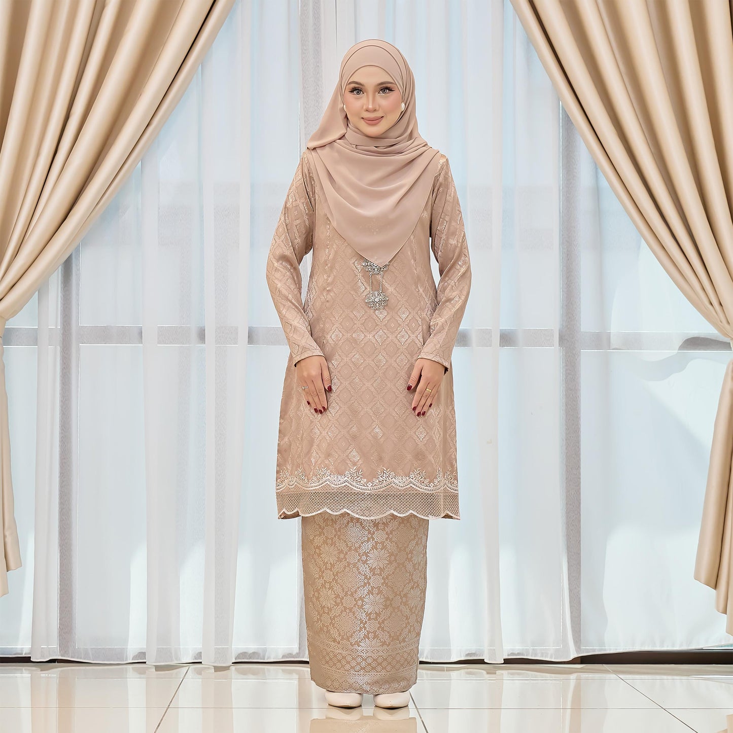 Qaleesa Kurung