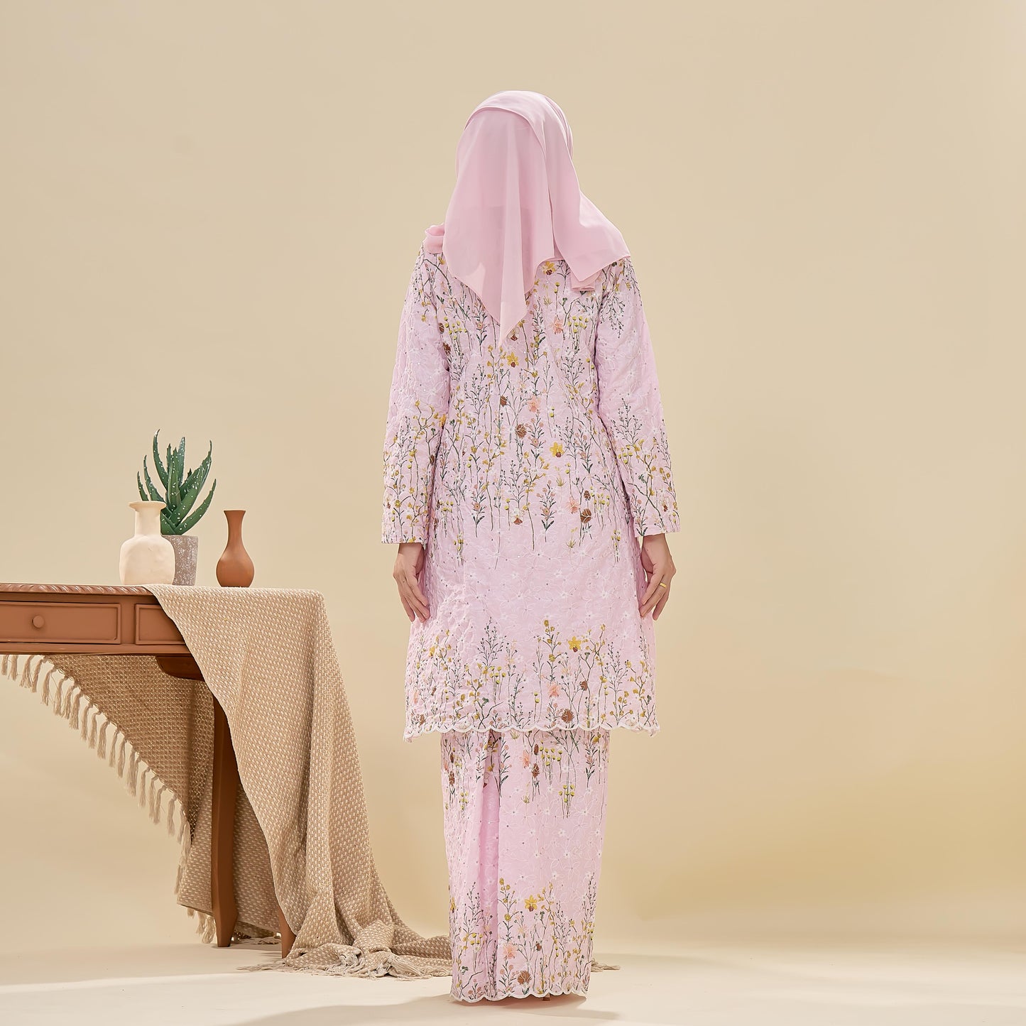 Laira Kurung
