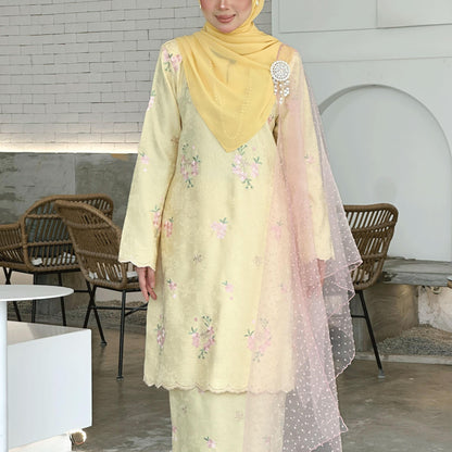 Meylia Kurung