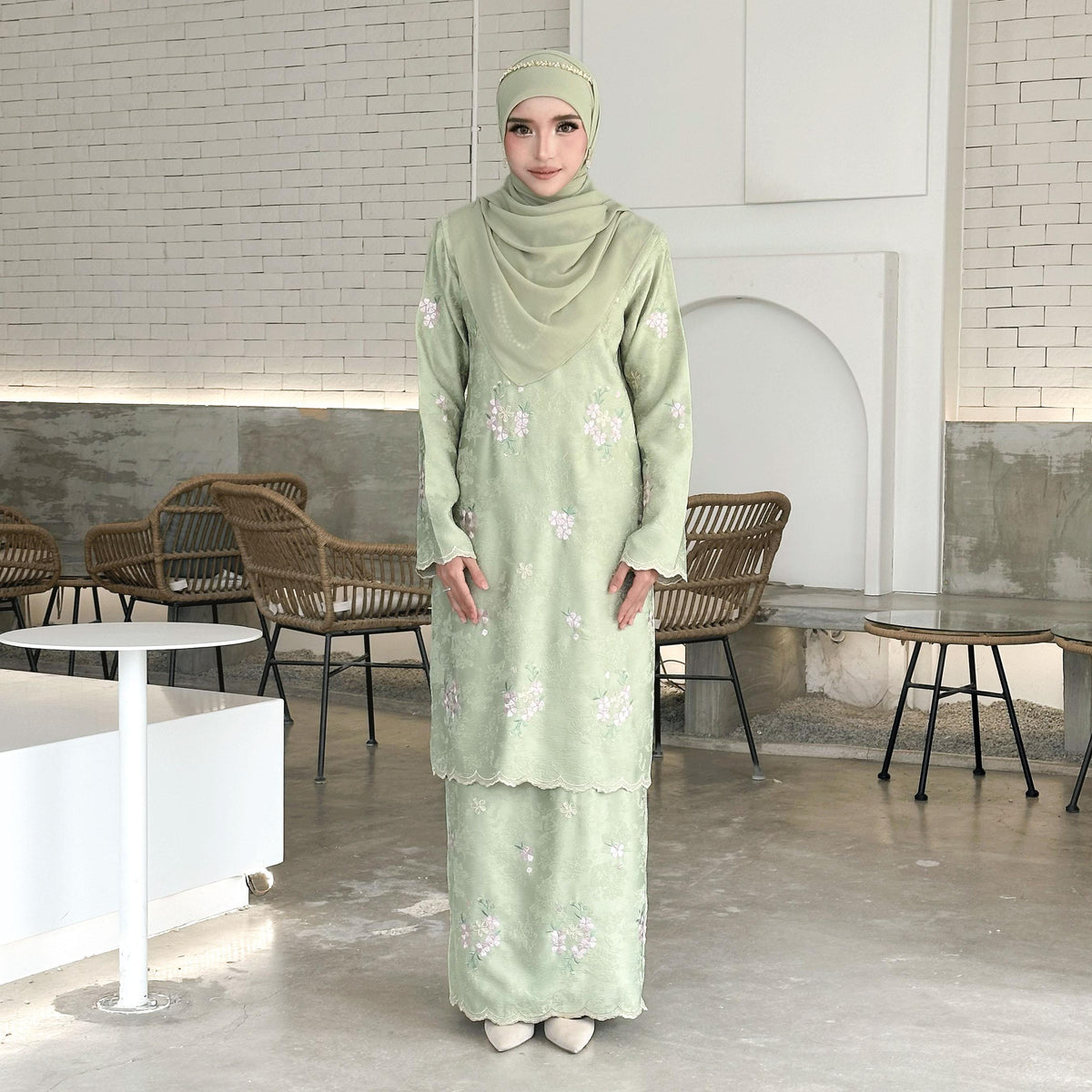 Meylia Kurung