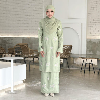 Meylia Kurung