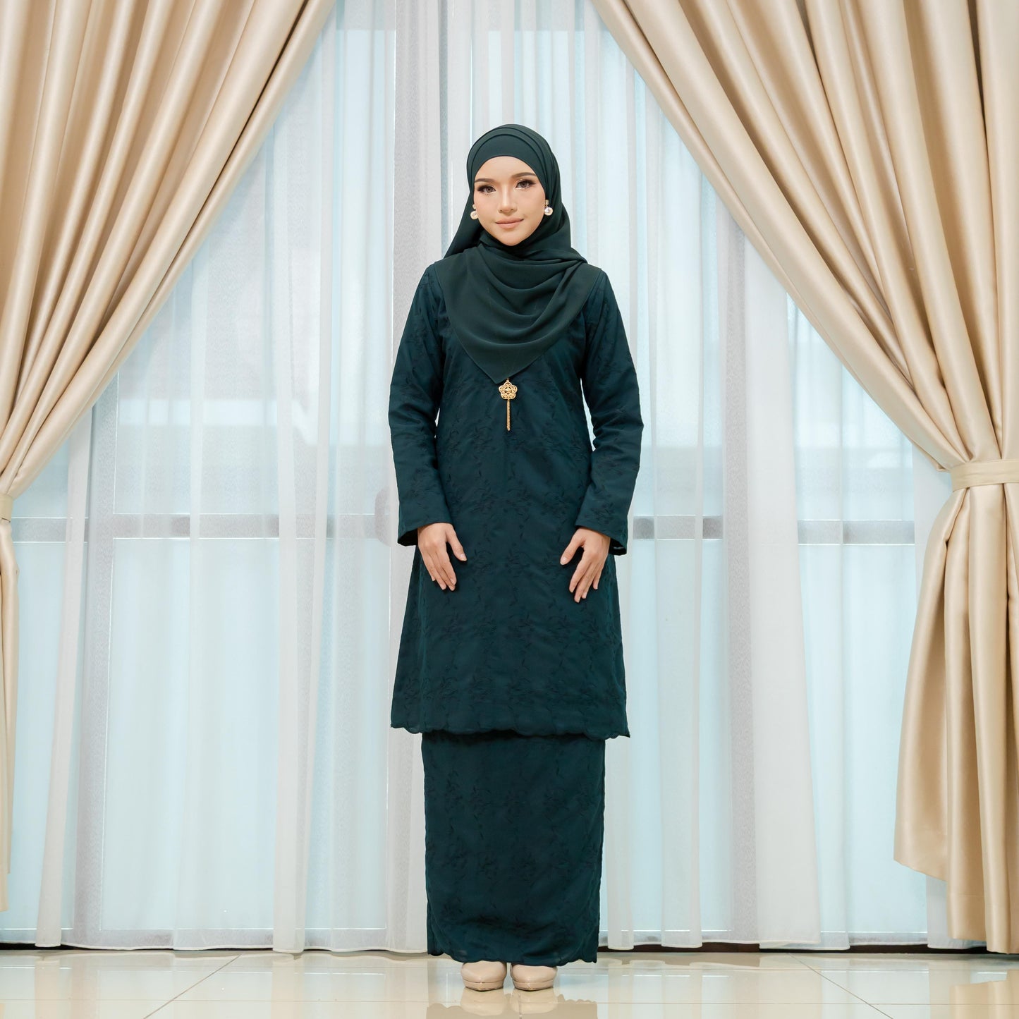 Deluna Kurung