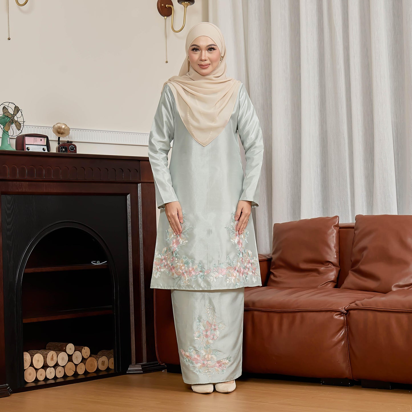 Elianore Kurung
