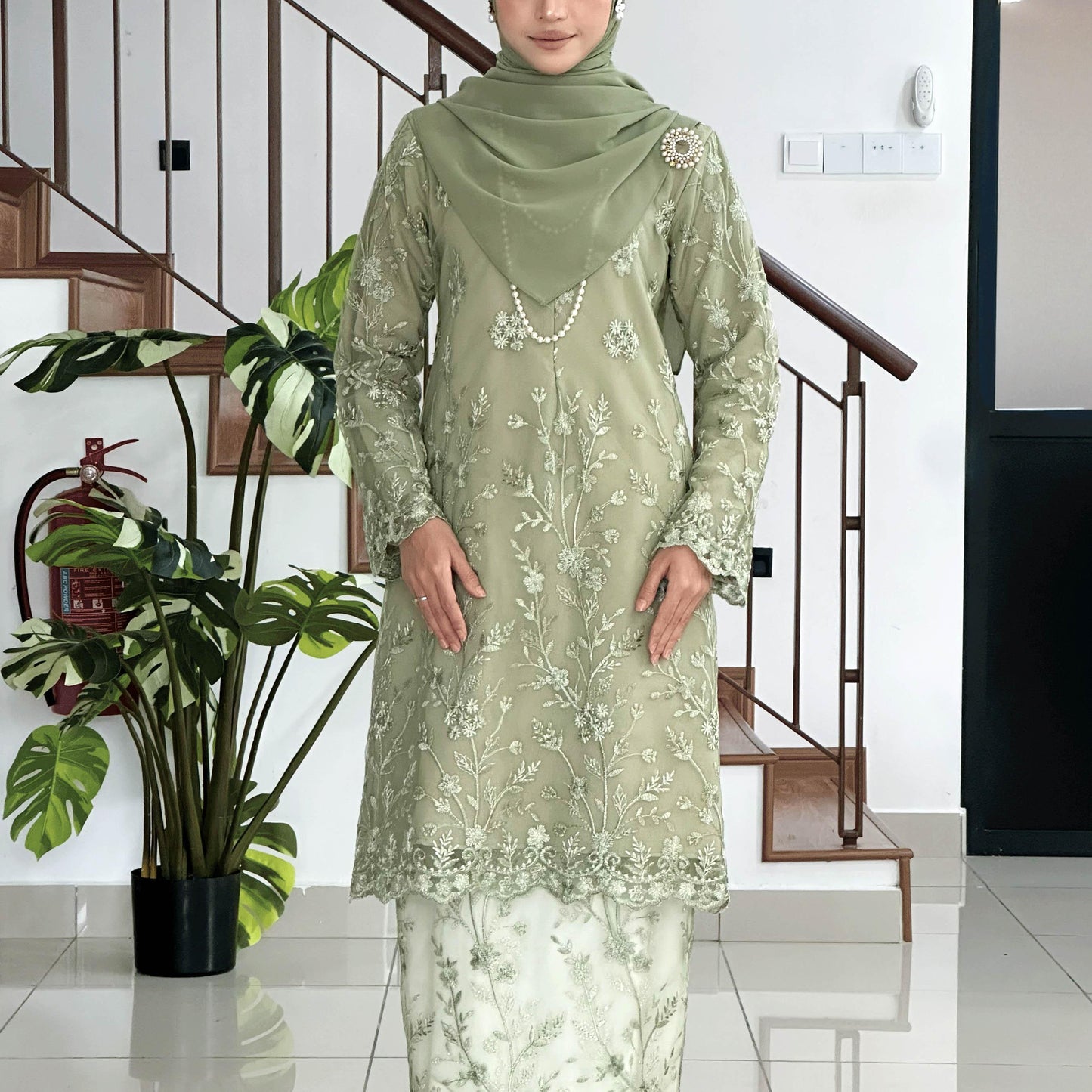 Izara Kurung