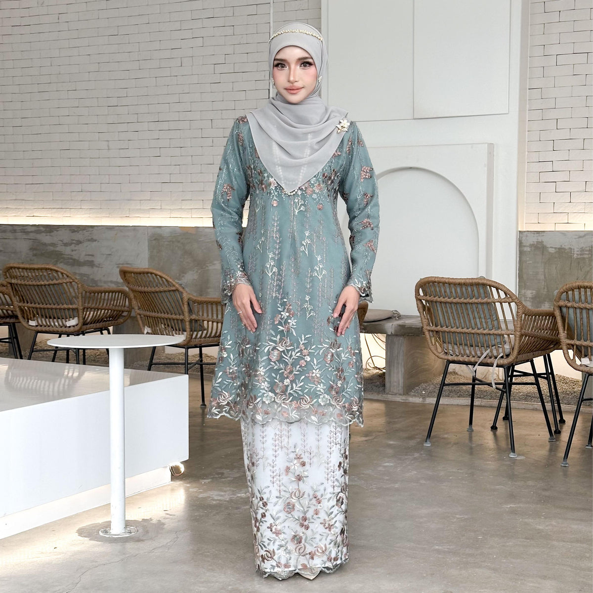 Freya Kurung