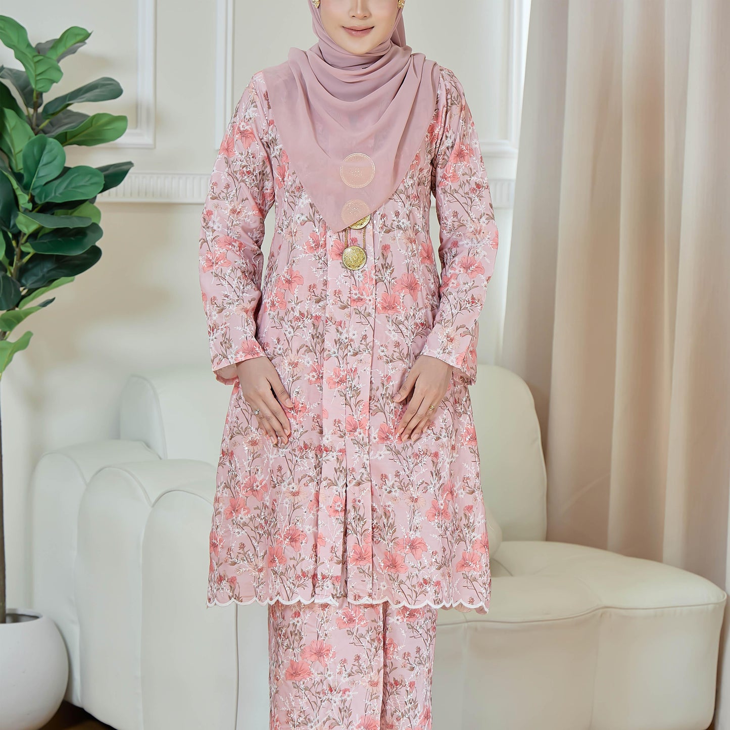 Leyara Kebaya