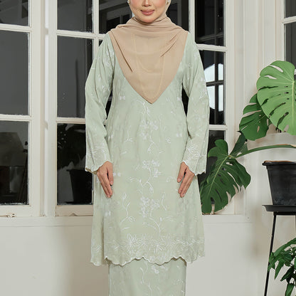 Elviera Kurung