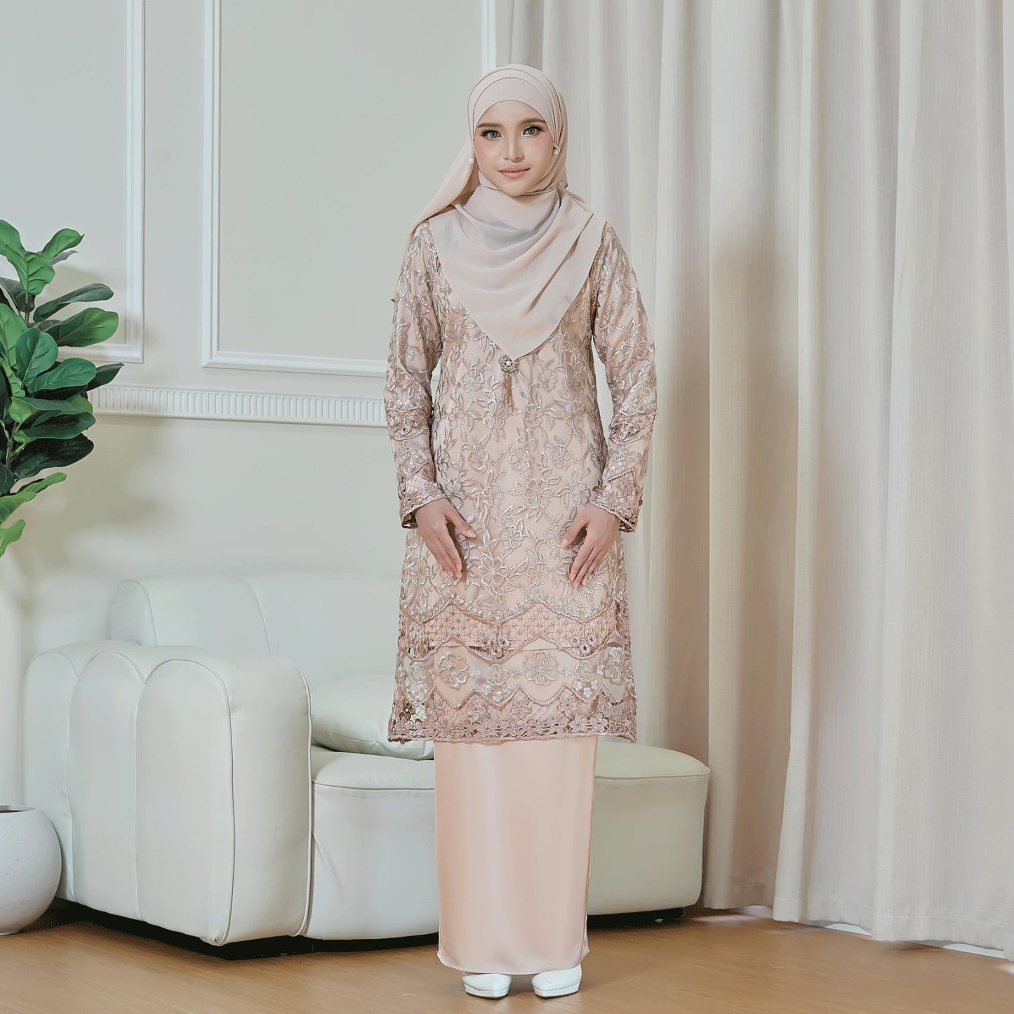 Arisya Kurung