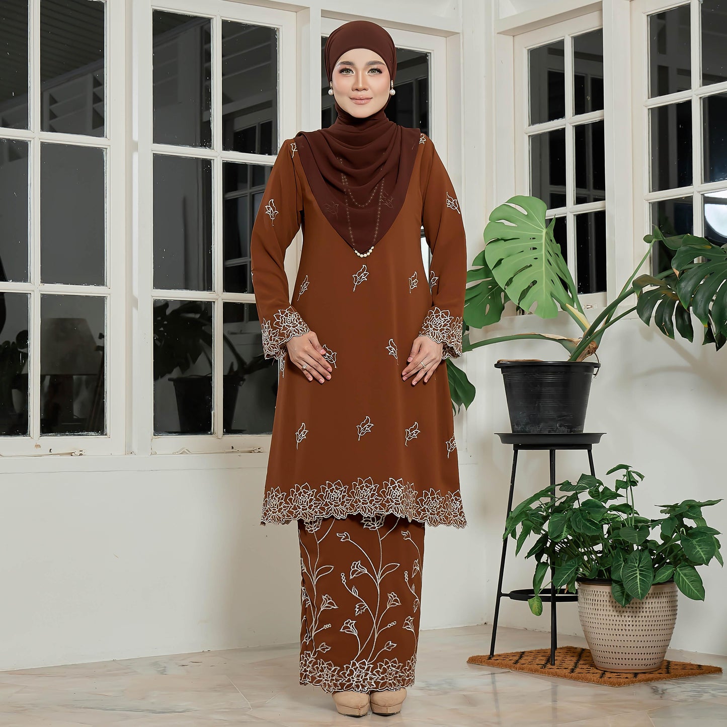 Lysandra Kurung