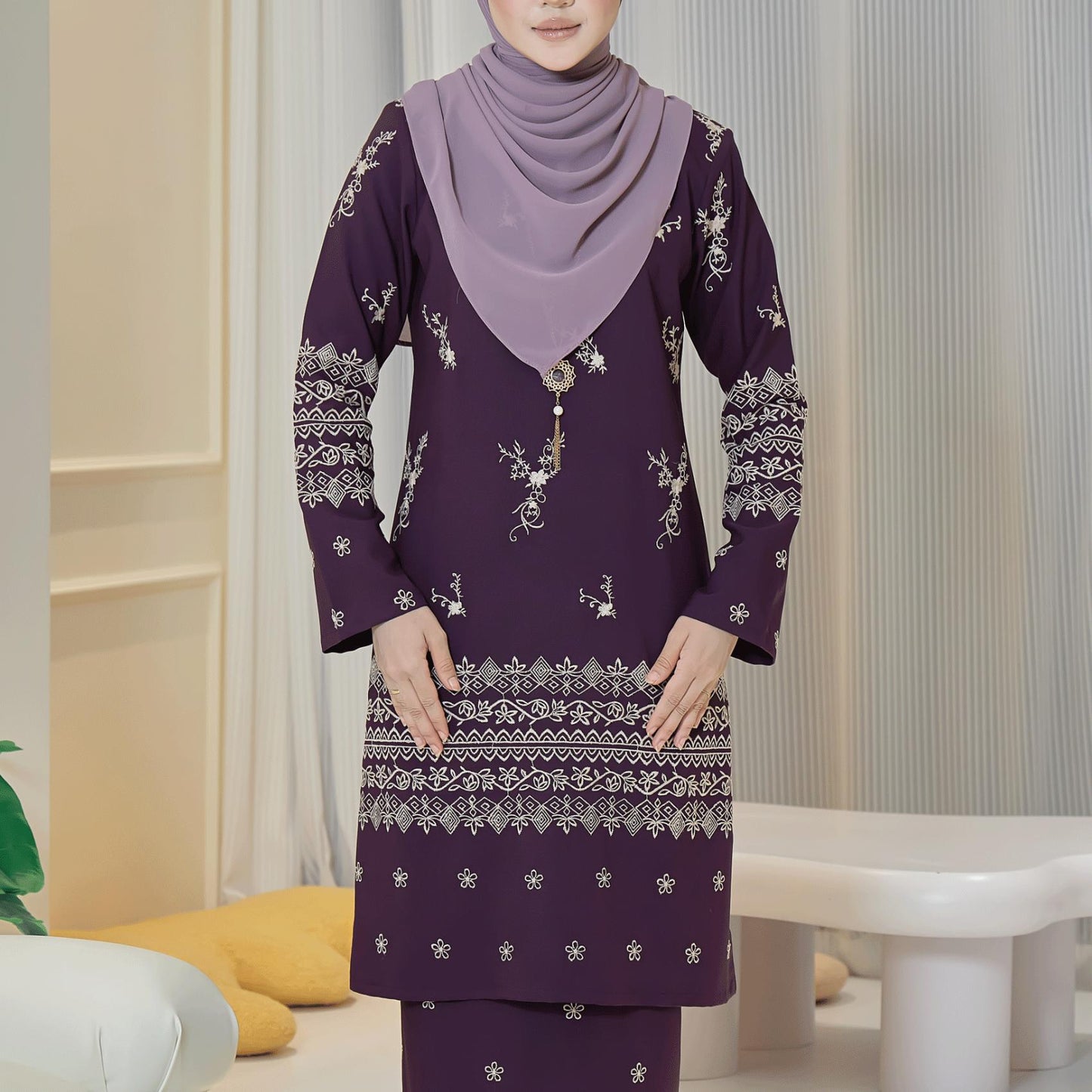 Thaleesa Kurung