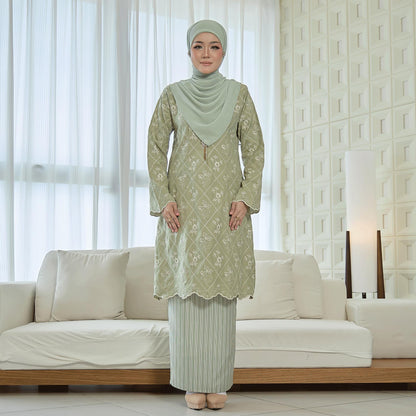 Valessa Kurung