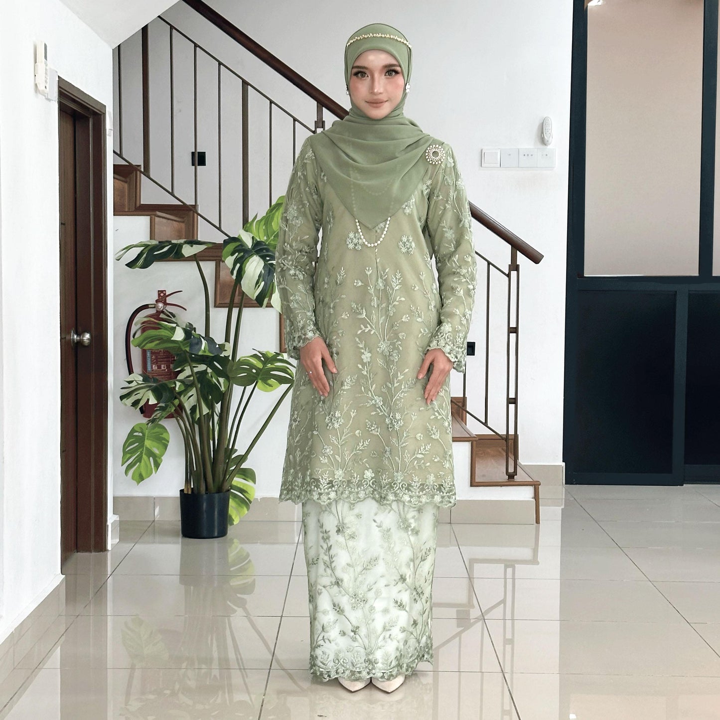 Izara Kurung