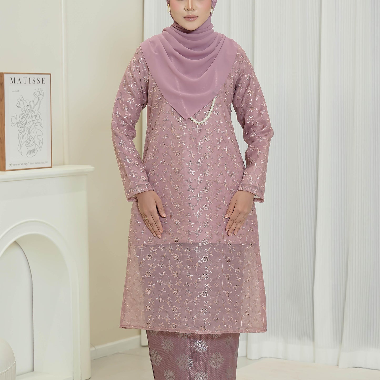 Laressa Kurung