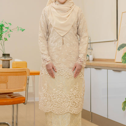 Ellise Kurung