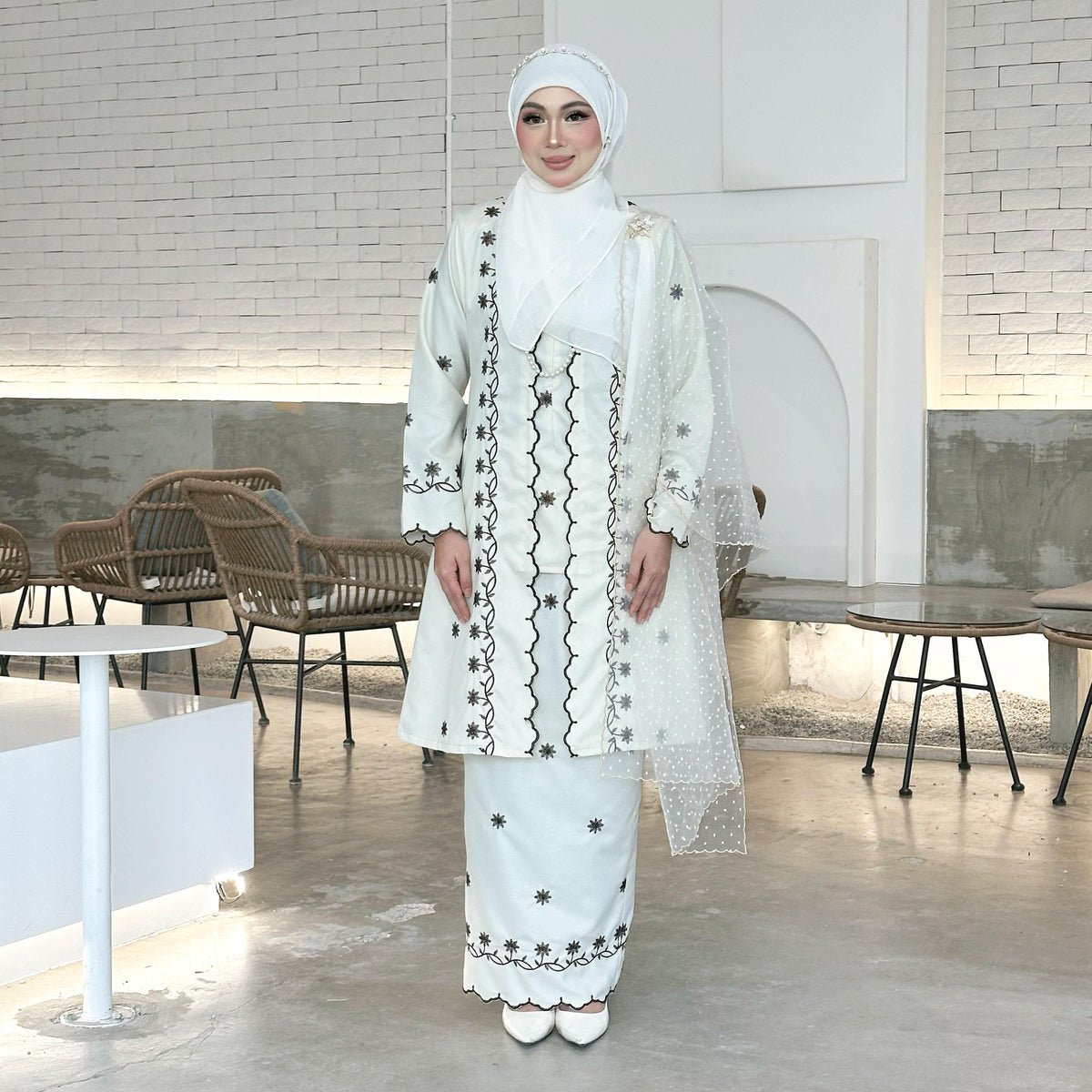 Naema Kurung
