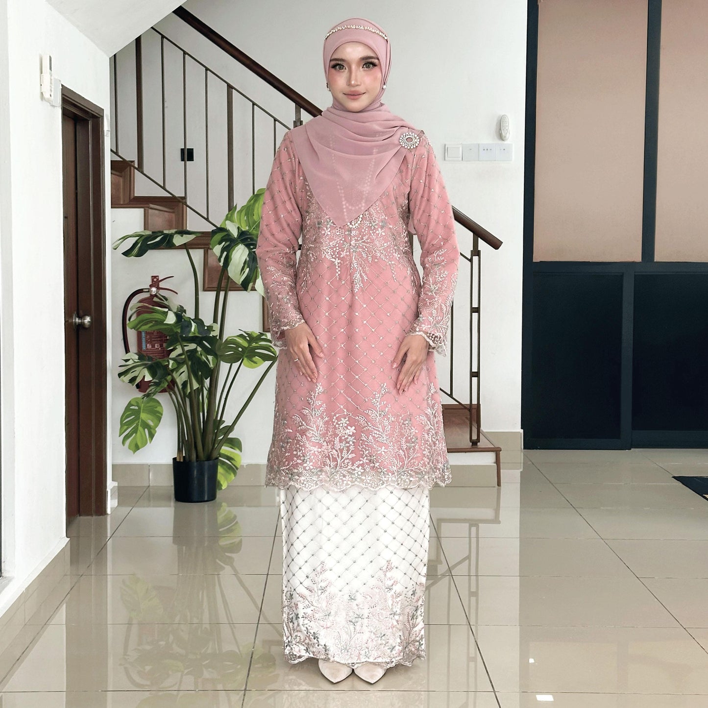 Deluna Kurung