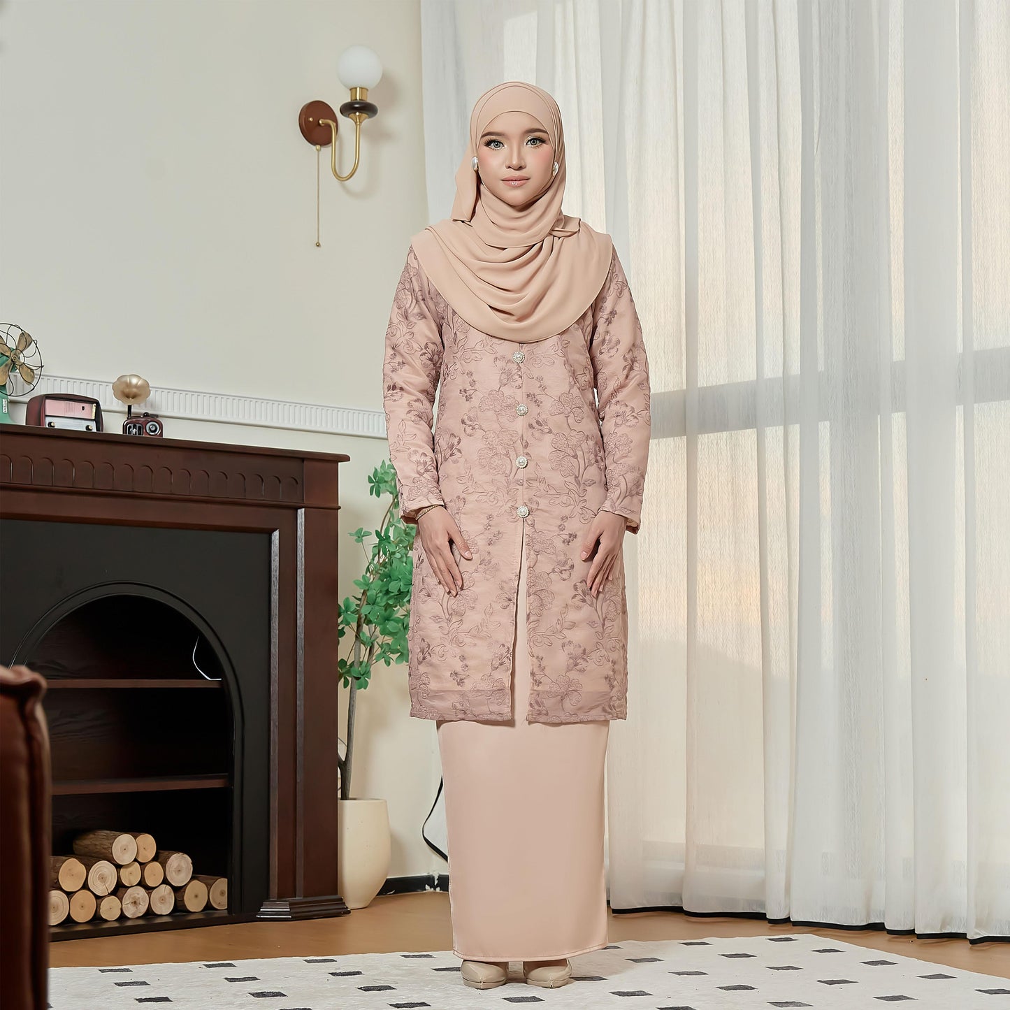 Felline Kurung