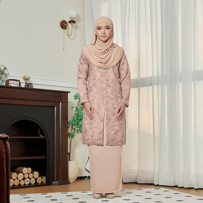 Felline Kurung