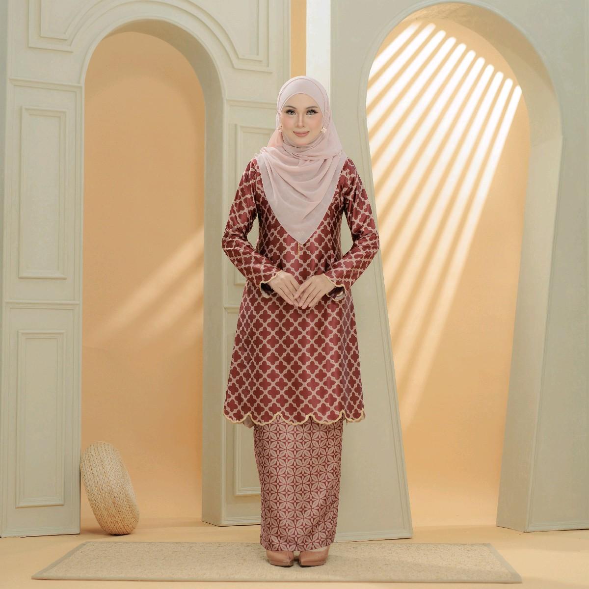 Estilla Kurung