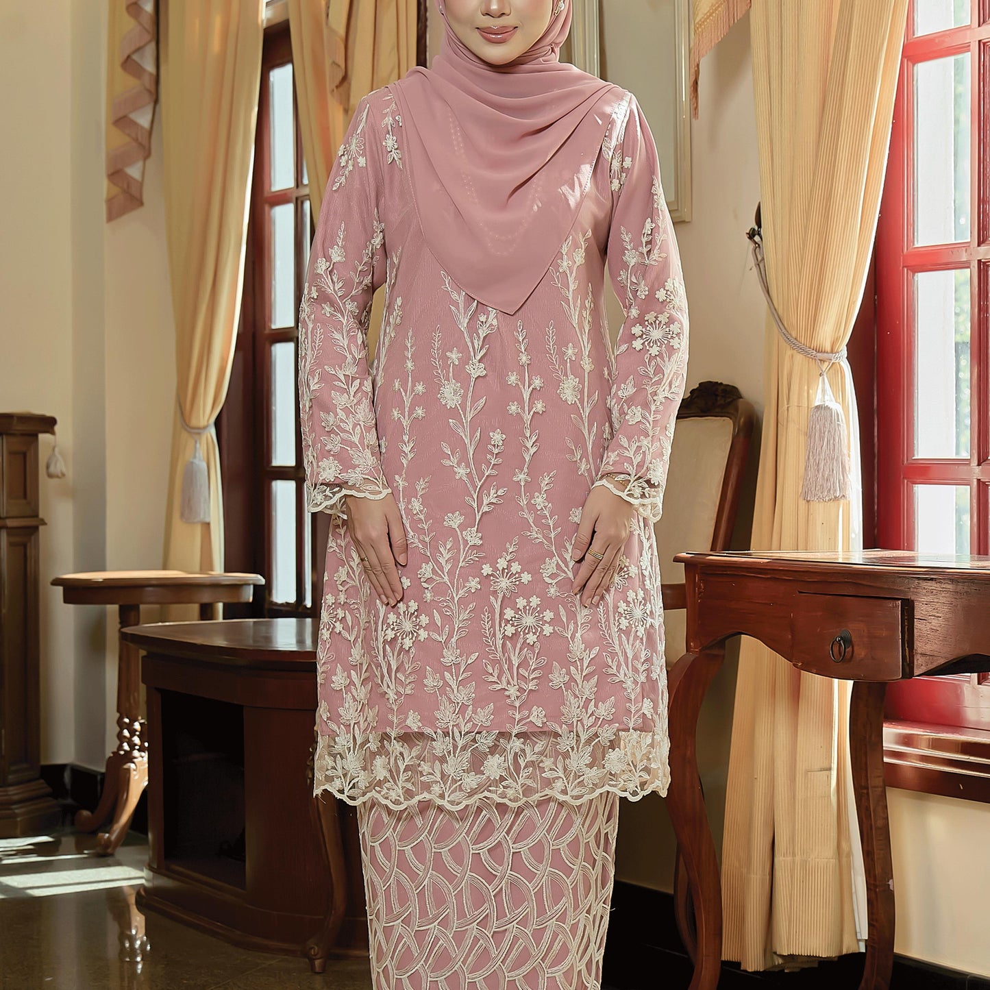 Raesya Kurung