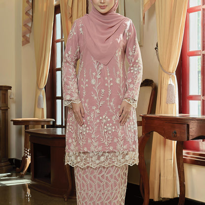 Raesya Kurung