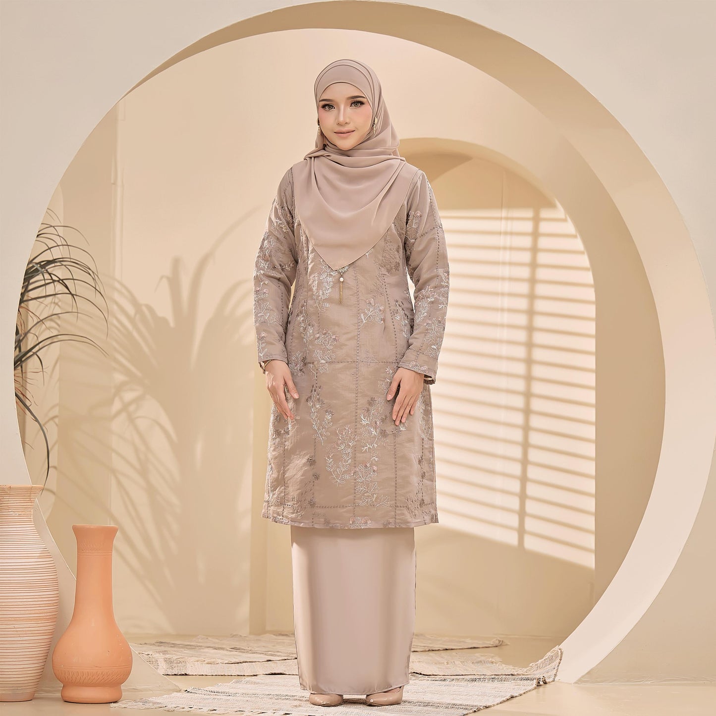 Bianca Kurung