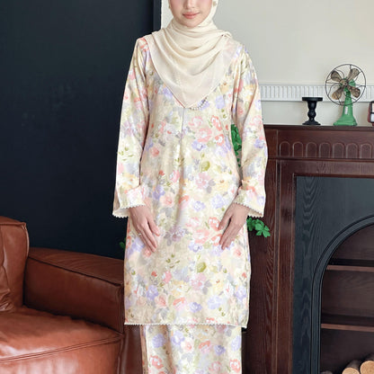 Alia Kurung