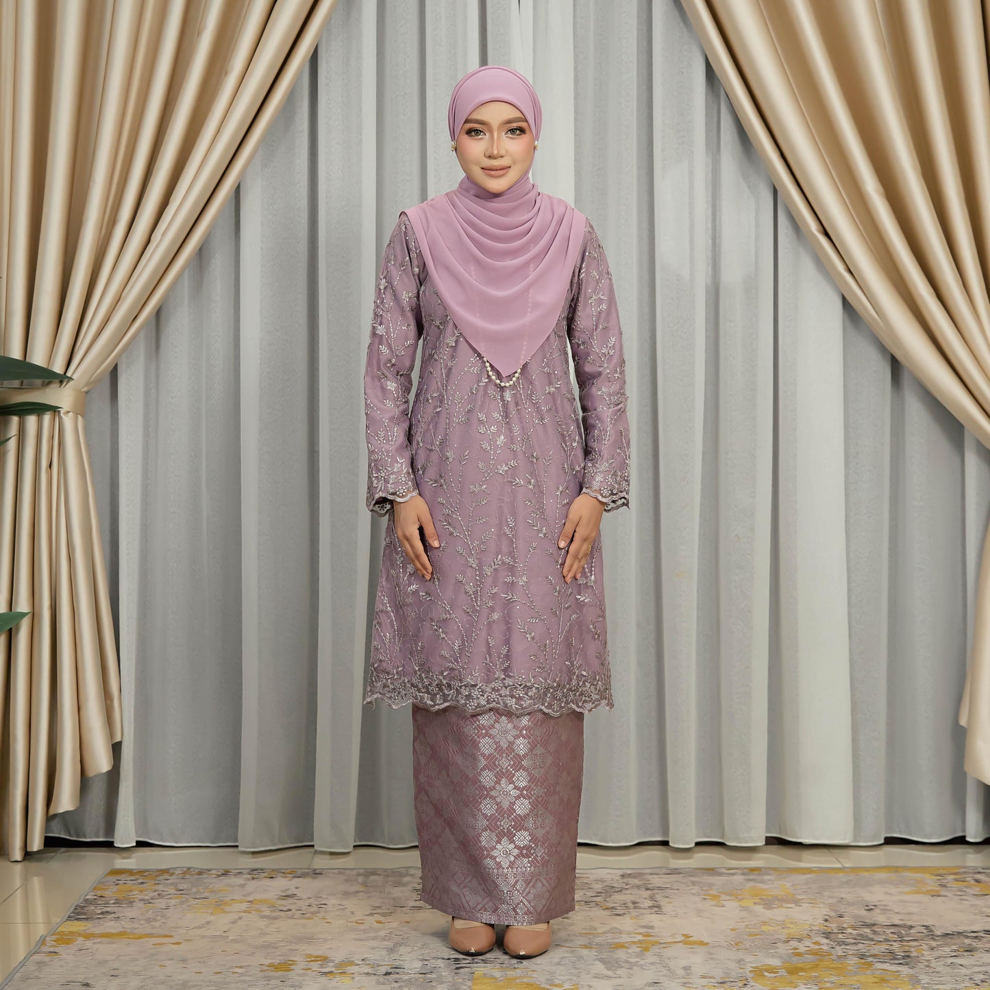 Adira Kurung