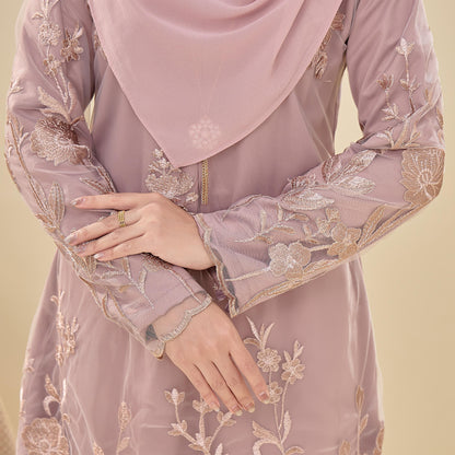 Lunaya Kurung