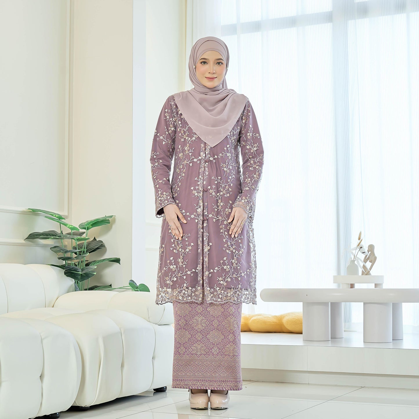 Lovelle Kurung