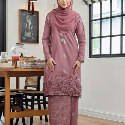 Che Aminah Kurung