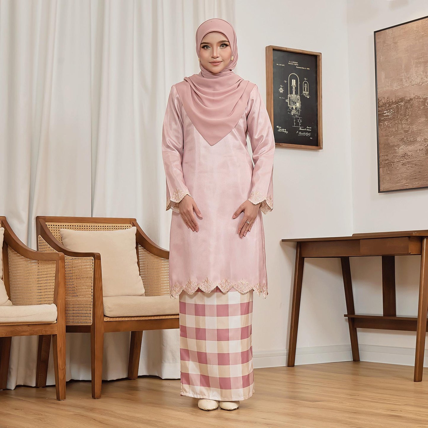 Lunisya Kurung