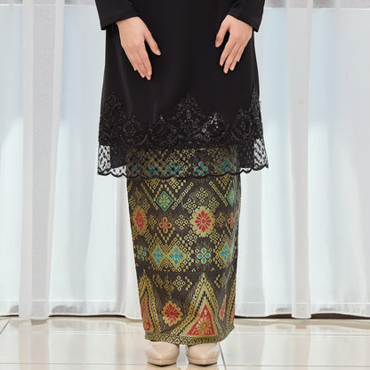 Ning Ayu Kurung