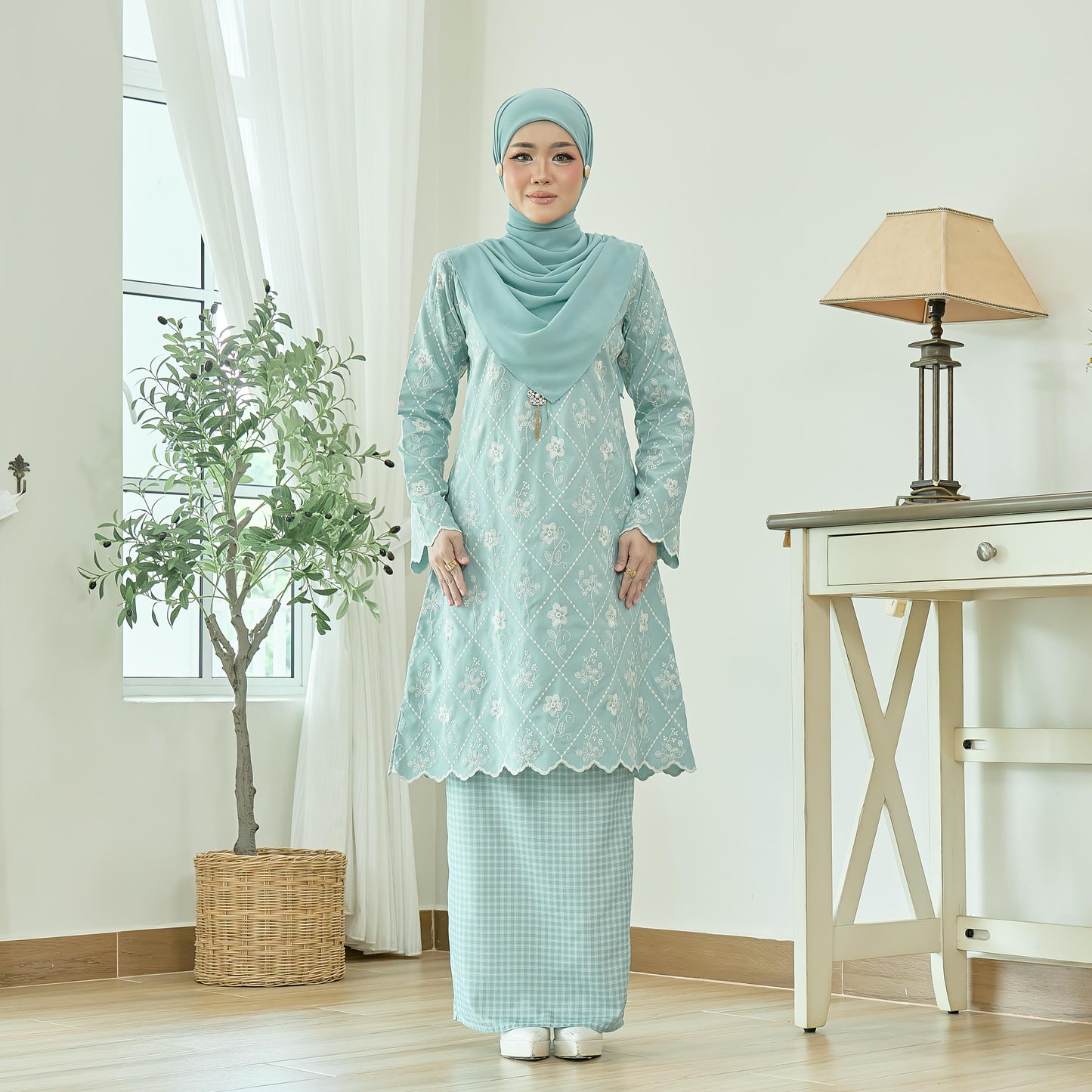 Deshika Kurung