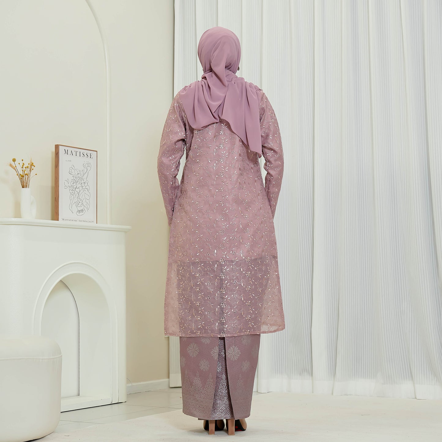 Laressa Kurung