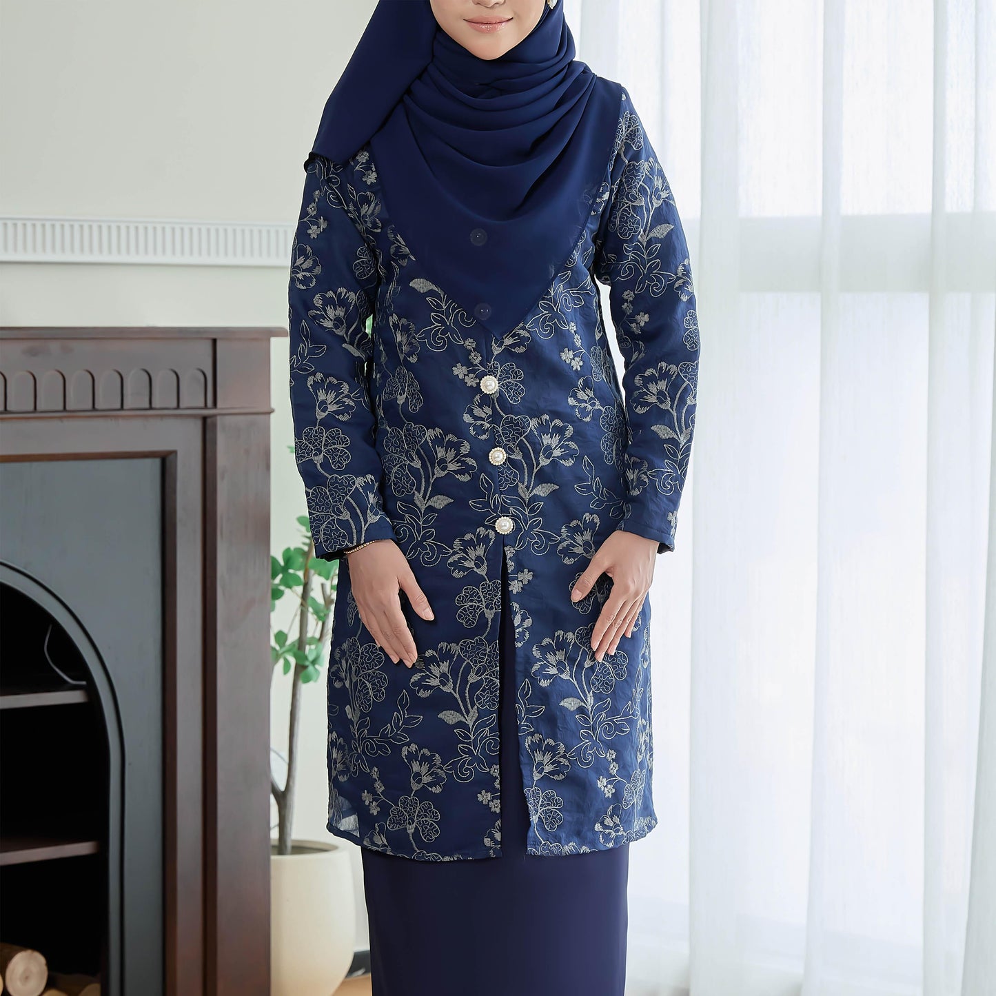Felline Kurung