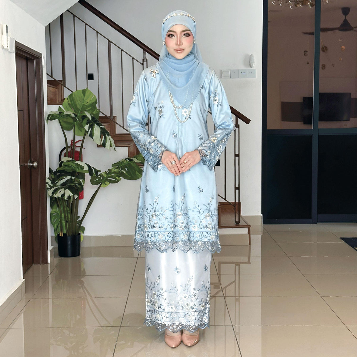 Dellina Kurung