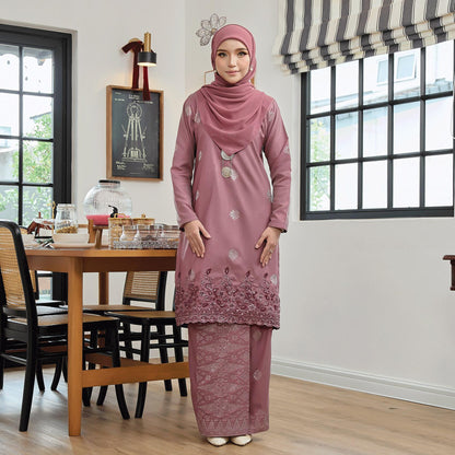 Che Aminah Kurung