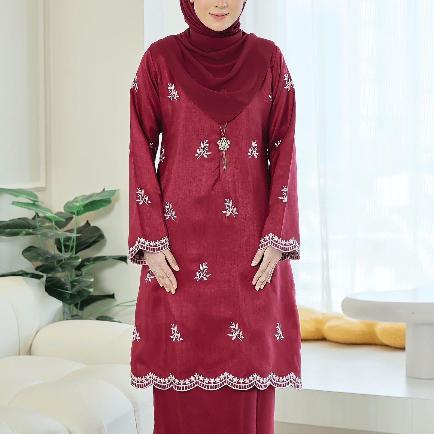 Lucia Kurung