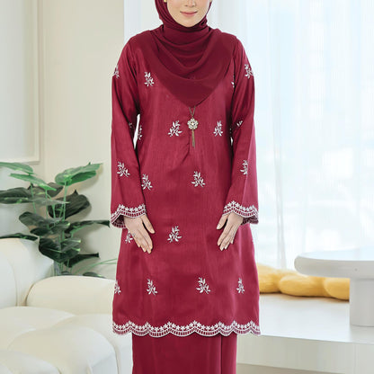 Lucia Kurung