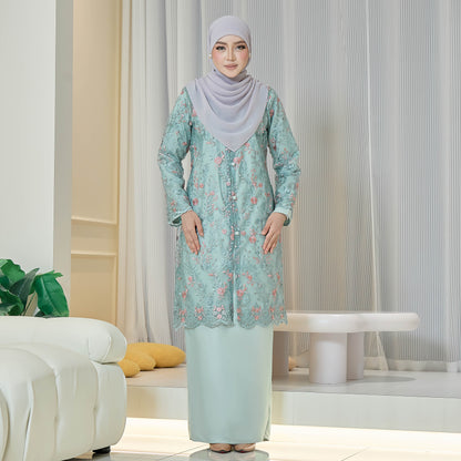 Lorevia Kurung