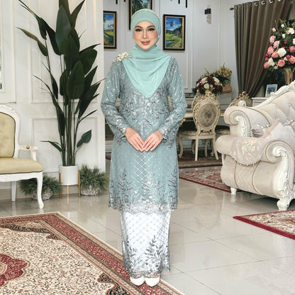 Nellisa Kurung