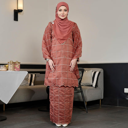 Daleena Kurung