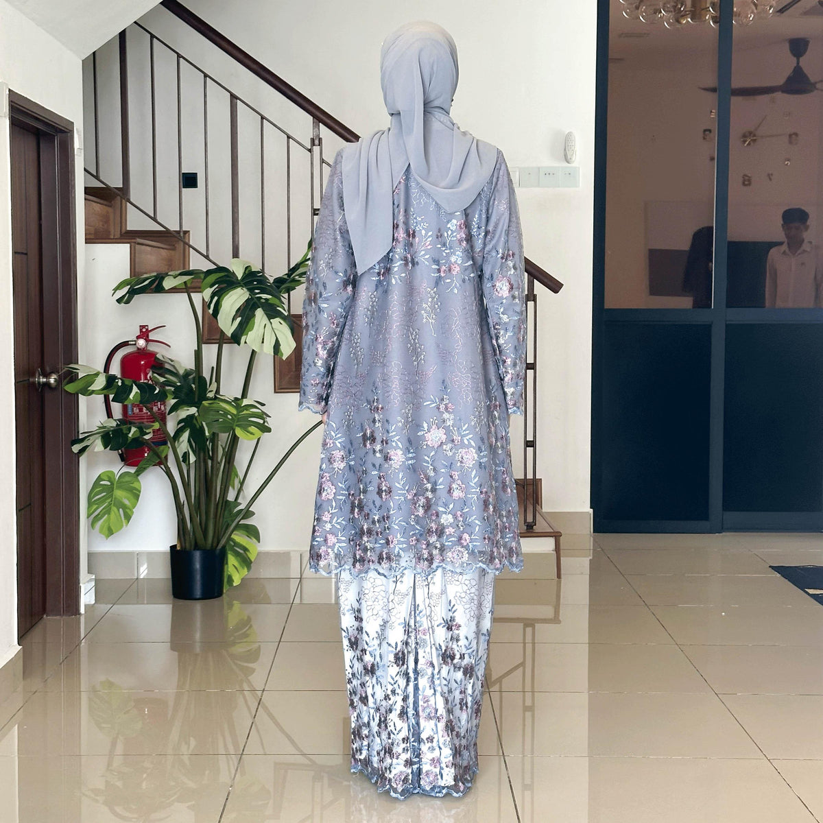 Naomi Kurung