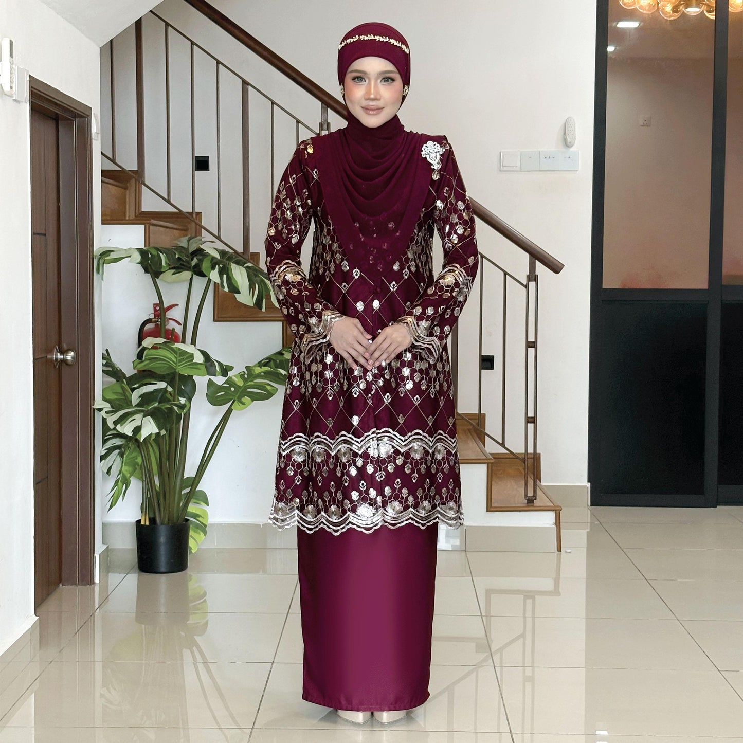 Husna Kurung