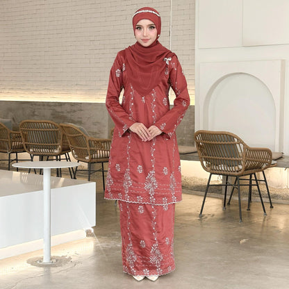 Sandra Kurung