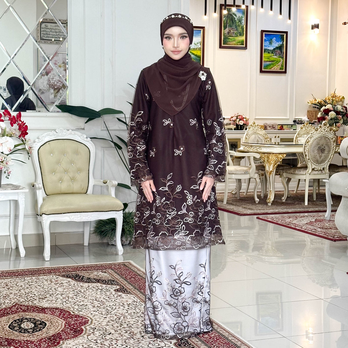 Elaira Kurung